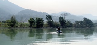 माछा मार्दै