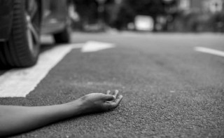खोटाङमा खलासीले बसबाट हुत्याइदिए बृद्धालाई, किचेर मारिदिए चालकले 