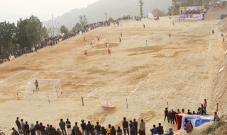 खोटाङमा जारी फुटबल प्रतियोगीता : दुर्छिम र दोर्पाचिउरीडाँडा फाइनलमा
