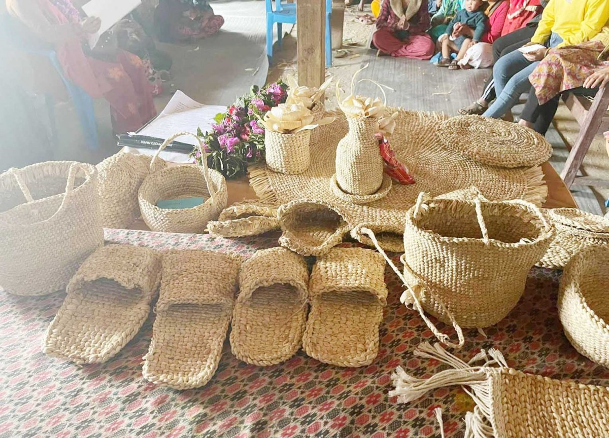मकैको खोसेलाबाट विभिन्न सामग्री निर्माण