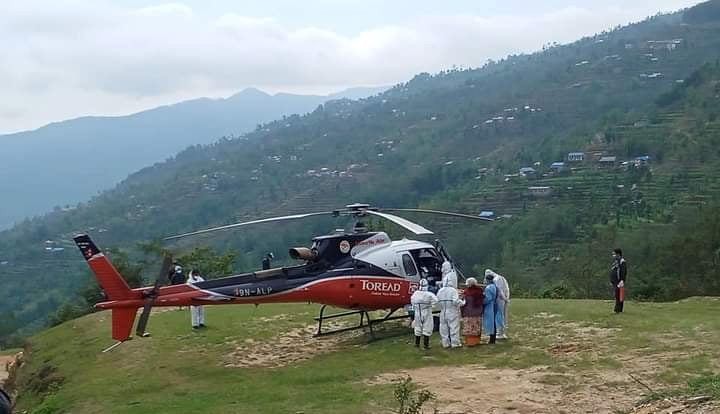 थप उपचारका लागि साँढे तीन लाखमा काठमाडौं पुगिन खोटाङकी एक संक्रमित