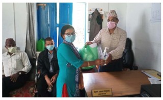 कोरोनाबाट आफ्ना नागरिकलाई जोगाउन यसो गर्दैछ्न वडाध्यक्ष र वडा सदस्य