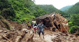 घर भत्किएर पुर्दा खोटाङमा एक जना गम्भीर घाइते