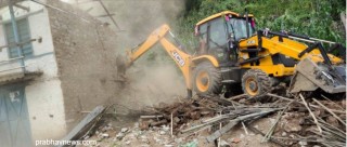 बराहपोखरी मन्दिरको जग्गामा हक जमाउनेमाथी चल्यो डोजर