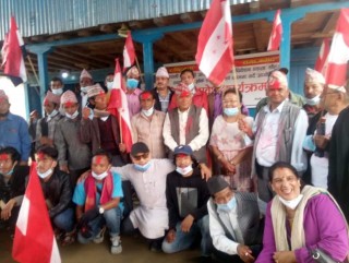 खोटाङमा एमाले र माओवादीका दुई दर्जन बढी प्रभावशाली नेता कार्यकर्ता कांग्रेसमा प्रवेश