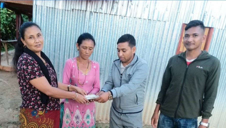 कांग्रेसका युवा नेता विष्टको पहलमा मिर्गौला रोगीलाई आर्थिक सहयोग
