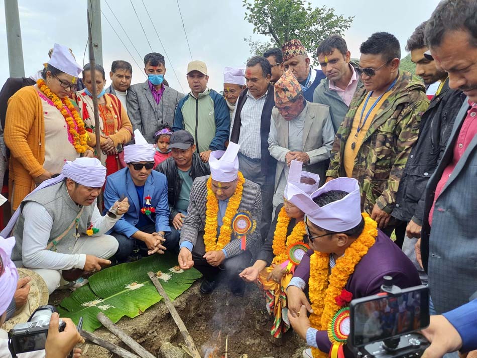 बुइपामा यलम्बरको एक सय फिट अग्लो शालिक शिलान्यास
