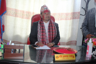 साकेला गाउँपालिकाका अध्यक्ष रविप्रकाश राईको पहिलो निर्णयः ‘युवाहरुलाई सीप सिकाएर रोजगारीतर्फ लैजान्छु’