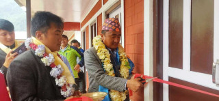 केपिलासगढी गाउँपालिकाको कुहुडाँडा माबिमा १० कोठे पक्की भवन उद्घाटन