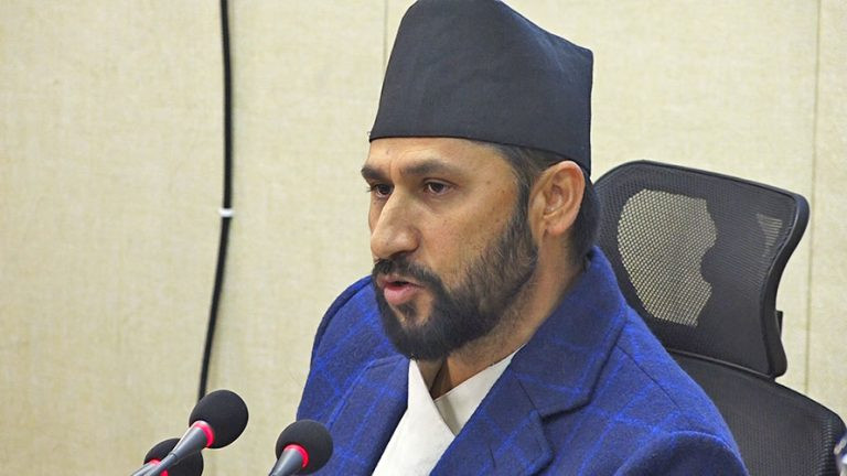 गृहमन्त्री लामिछानेले हटाए अगुवा पछुवा गाडी
