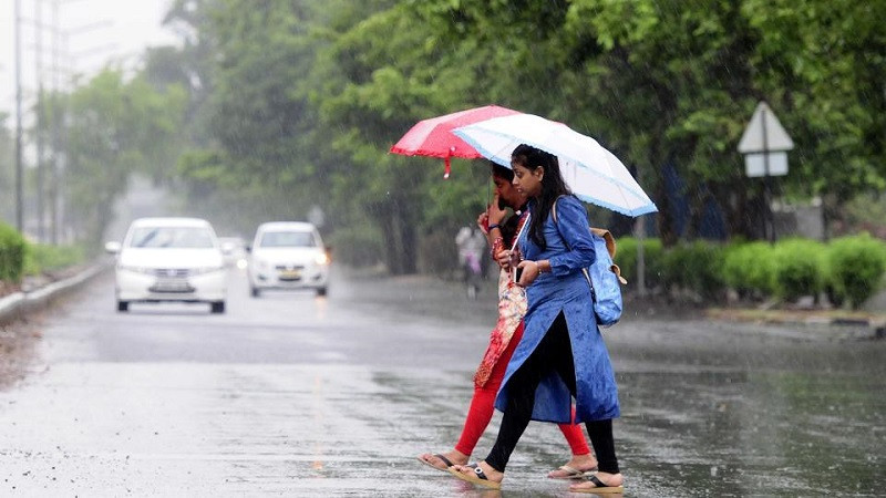 चैतमा नियमित झरी परेपछि मौसमविद्नै चकित, भन्छन् यो के भयो ? 