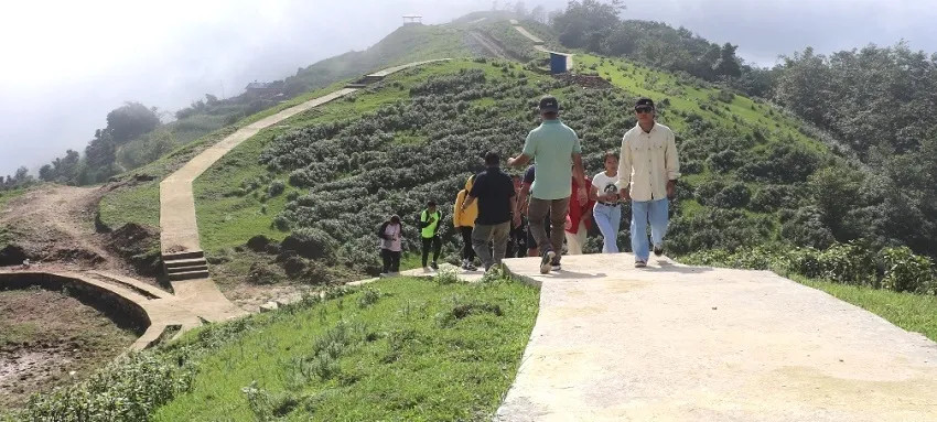भोजपुरको हतुवागढीमा पदमार्ग निर्माण गरिँदै