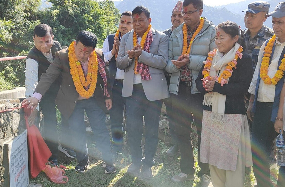 जन्तेढुङ्गा र बराहपोखरी गाउँपालिका जोड्ने बुवाँखोलामा मोटरेबल पुल शिलान्यास