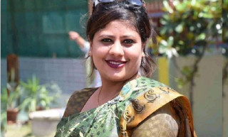 एमाले नेता महेश बस्नेतसँग नाम जोडिएकी शाेभा पाठक पक्राउ