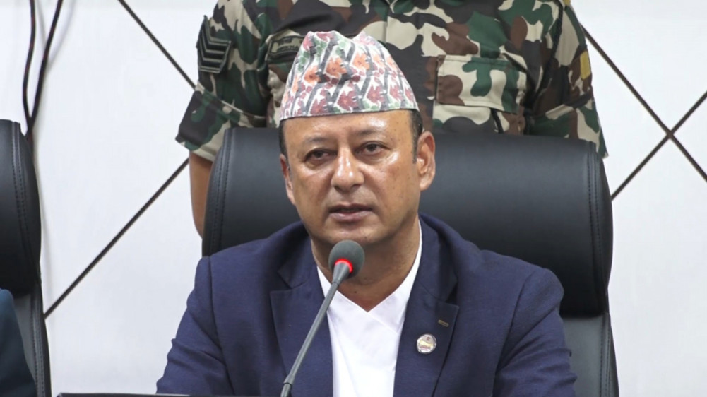 ऊर्जामन्त्री खड्कालाई मन्त्रालयमै कसले गर्‍यो हातपात?