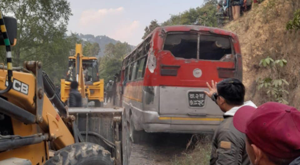 स्कुल बस दुर्घटनामा मृत्यु भएका दुई विद्यार्थीसहित तीन जनाको खुल्यो पहिचान