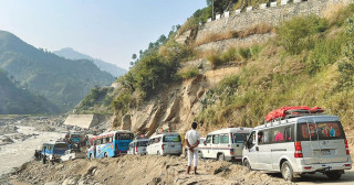 बिपी राजमार्गको काभ्रे–खण्डमा राति यातायात सञ्चालनमा रोक