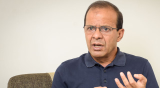 प्रचण्डलाई  मिनेन्द्र रिजालको डाइलग- तपाईंले छोड्दैमा गर्ल्यामगुर्लुम्म जाने के हो ?