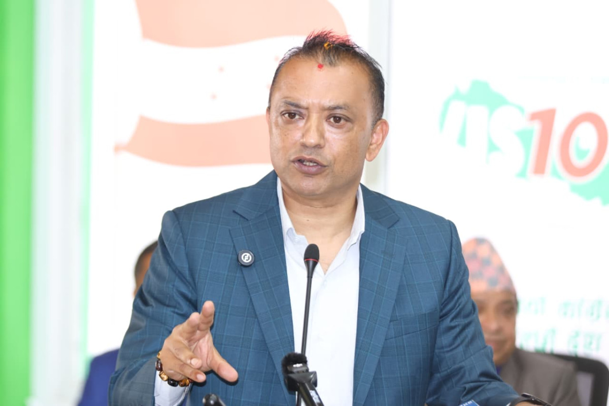 पार्टीका सबै नेताहरूलाई मिलाएर लैजान संवादमा छु, गुट स्वीकार्य हुँदैन : गगन थापा