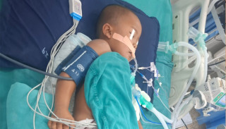 जुत्ता राख्ने र्‍याकले चेपिएर बालकको मृत्यु, विदेशमा भएकी आमा बेहोस्
