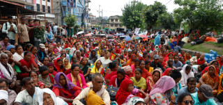 ‘लघुवित्तको ऋण तिर्न मिटरब्याजमा पैसा लिँदा सुकुमवासी भइयो’
